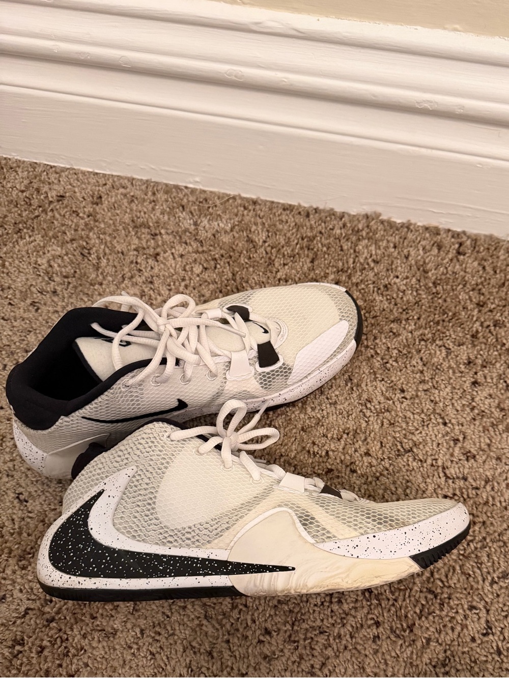 Nike Zoom Freak 1 “Oreo” women’s size 7.5